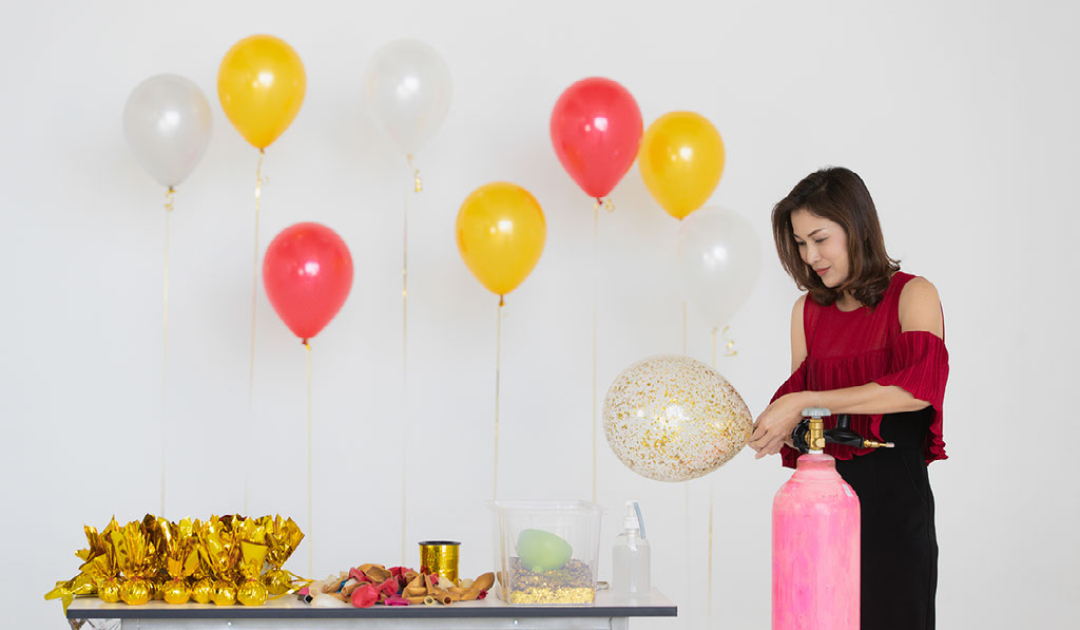 Inflating a foil balloon 