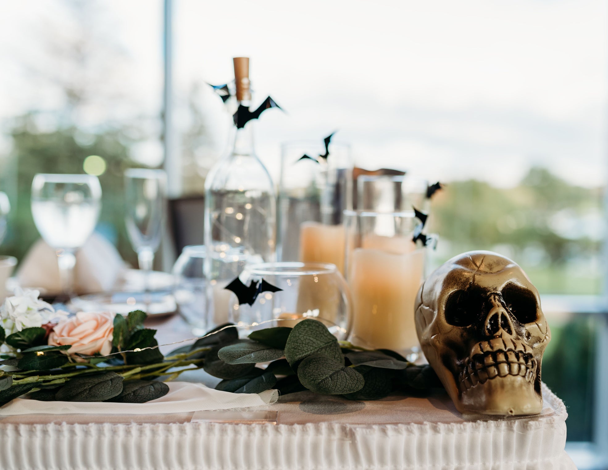 wednesday-addams-themed-party-5-decoration-ideas