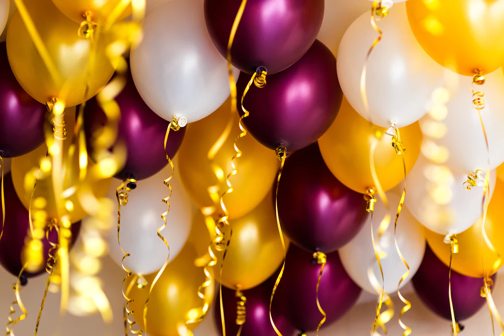 Balloon Ceiling Decorations Without Helium